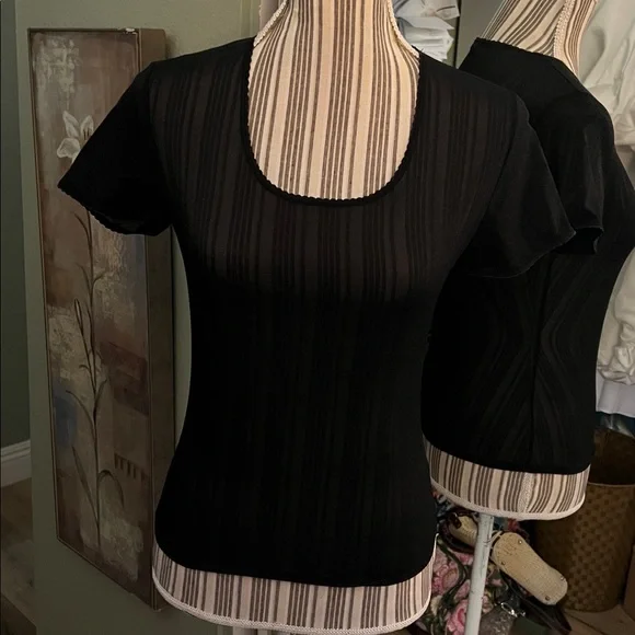 🛑 1 hour sale. Dolce & Gabbana, size 44/Large, Black Short Sleeve Sheer Top - Picture 2 of 13